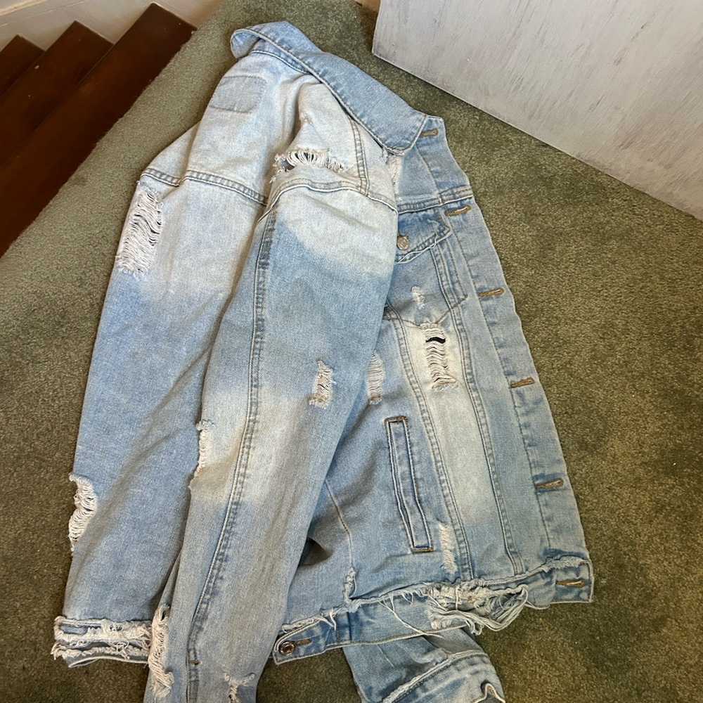 Distressed oversized denim jacket - Picture 3 of 5
